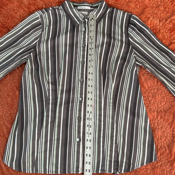 Van Heusen Studio Striped Stretch Button Down Shirt | Size Large - Picture 4 of 7